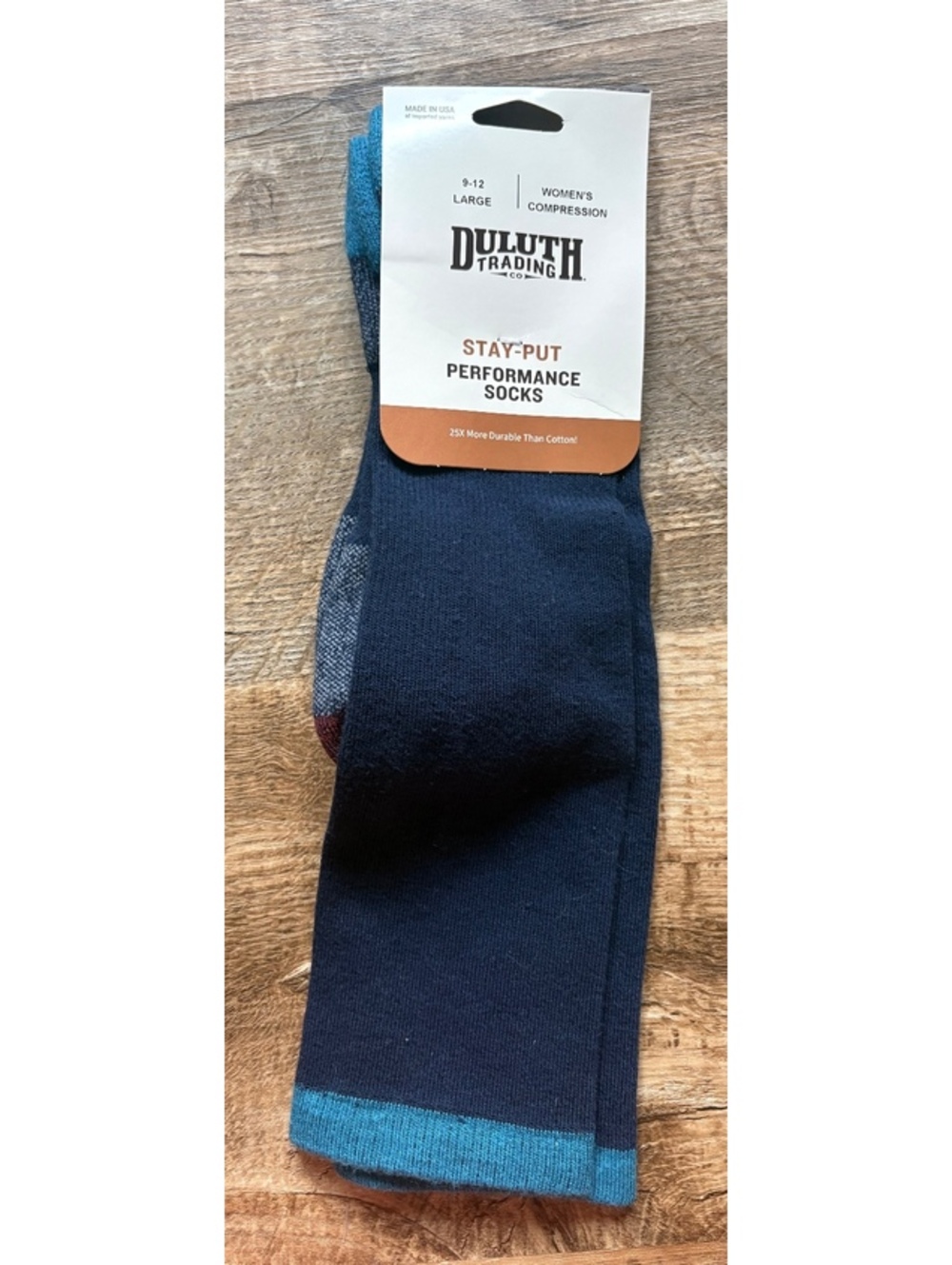 Duluth Trading Women's Stay-Put Performance Compression Socks Size Large 9-12